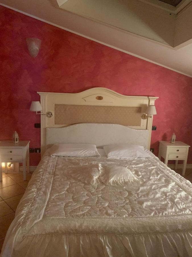 סן בוניפצ'ו Hotel Due Colonne מראה חיצוני תמונה