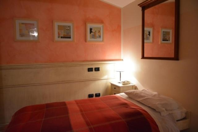 סן בוניפצ'ו Hotel Due Colonne חדר תמונה