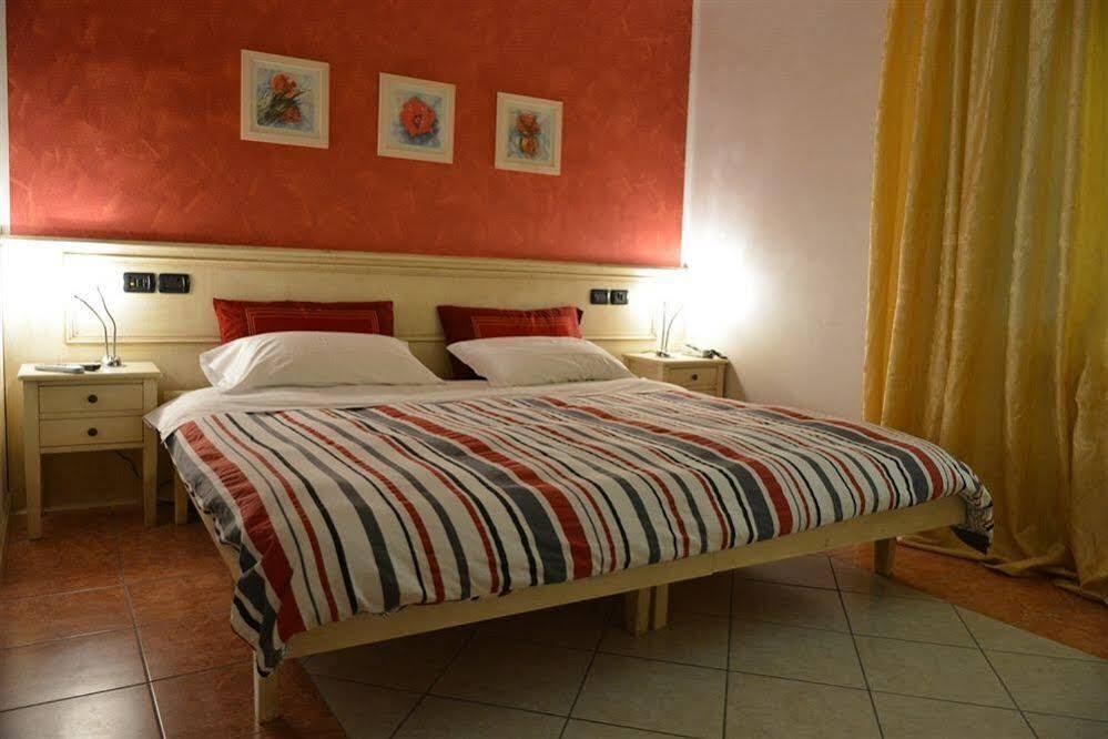סן בוניפצ'ו Hotel Due Colonne מראה חיצוני תמונה